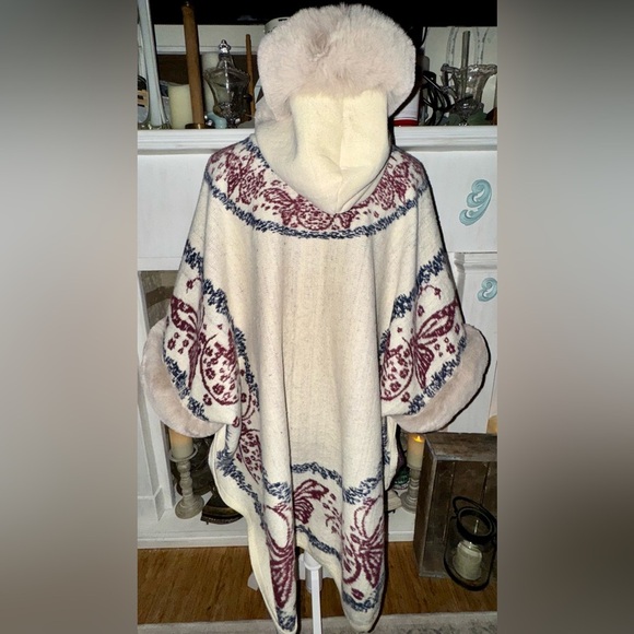 ZA Hooded soft & warm Poncho/Jacket Cream and Red. ONE SIZE FITS MOST. VGUC - Picture 9 of 12